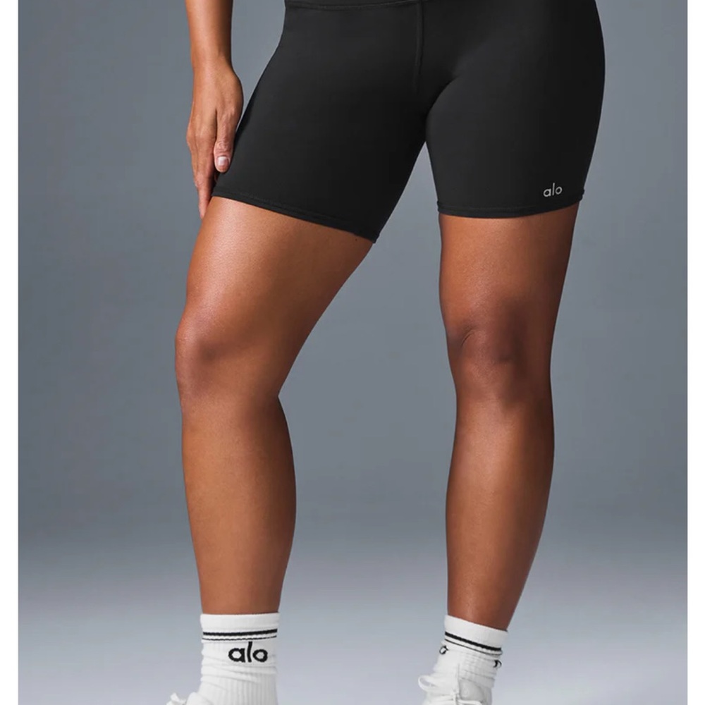 ALO Yoga Black 7” Bike Shorts for Active Comfort